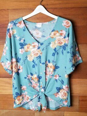 143 Story by LineUp floral front knotted top sizeL